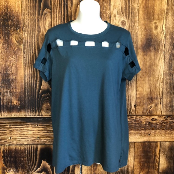 Fabletics Tops - 🌷Fabletics - Cut Out T-Shirt - Medium